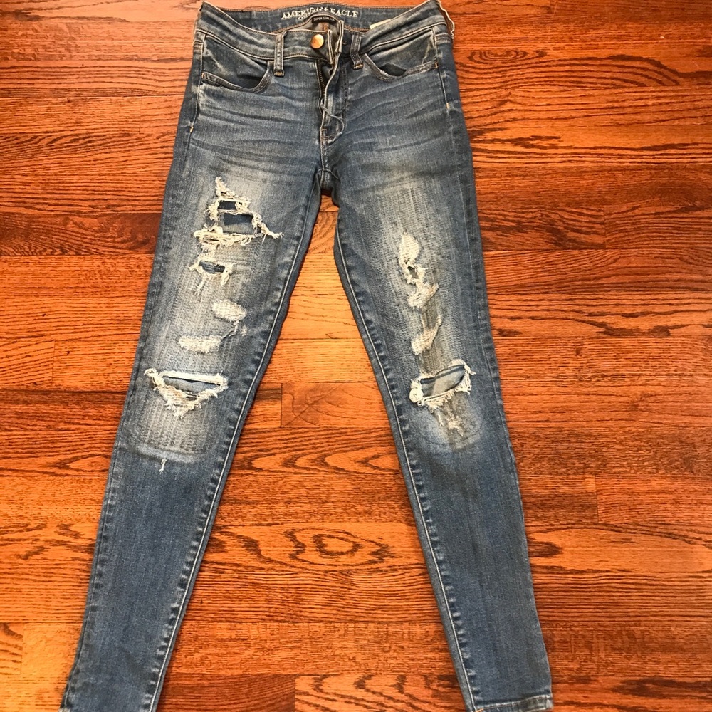 American Eagle skinny ripped jeans !